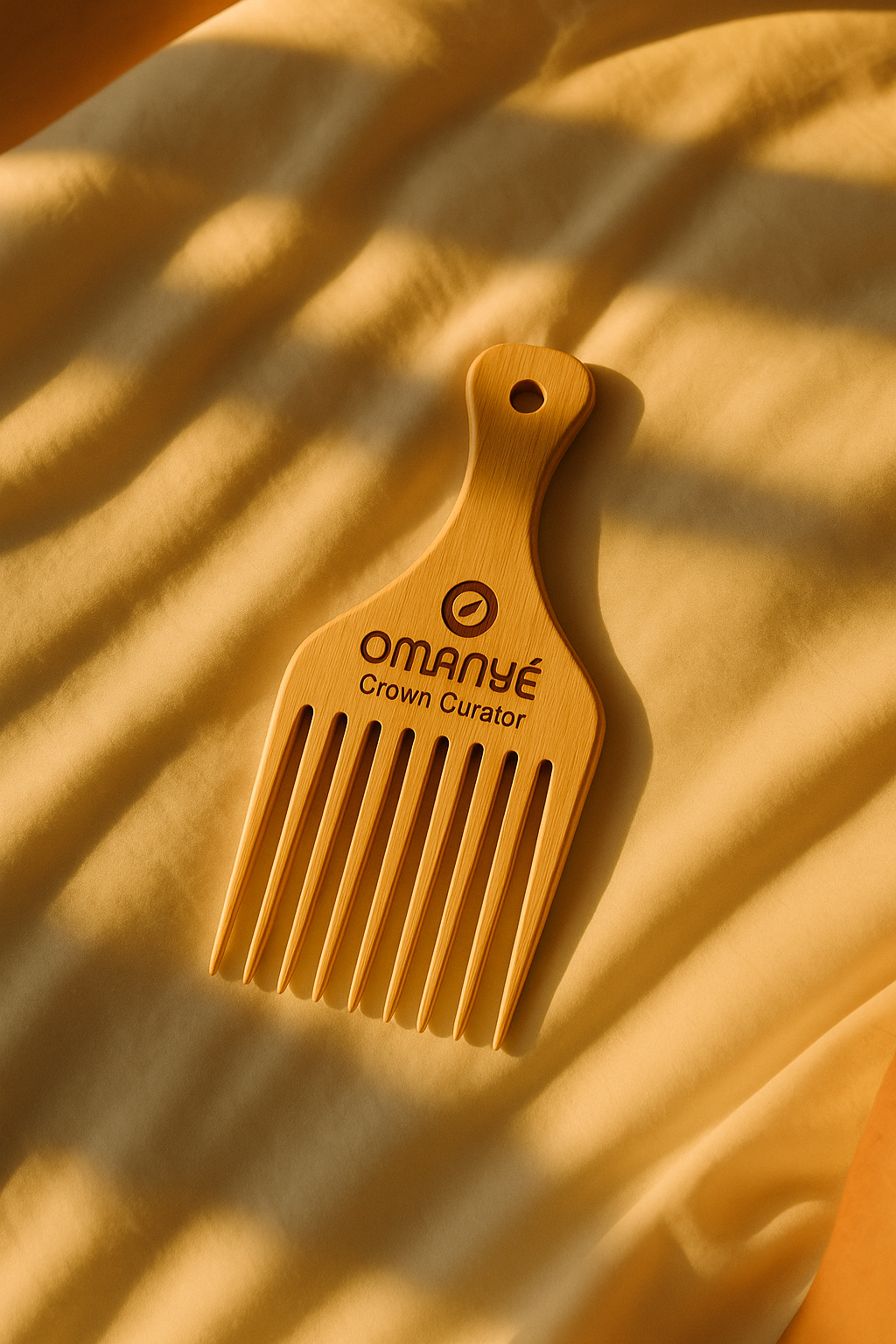Omanyè Crown Curator-Afro Pick